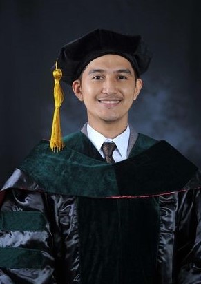 Sir Kevin Latiza grad pic