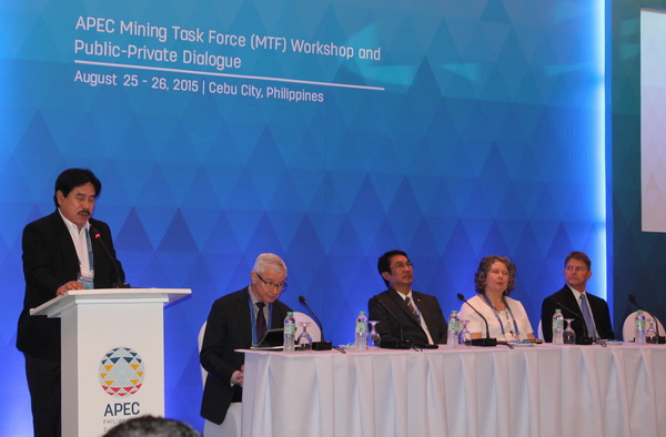 Regional Director Loreto Alburo giving the Welcome  Remarks during the Mining Task Force Workshop.